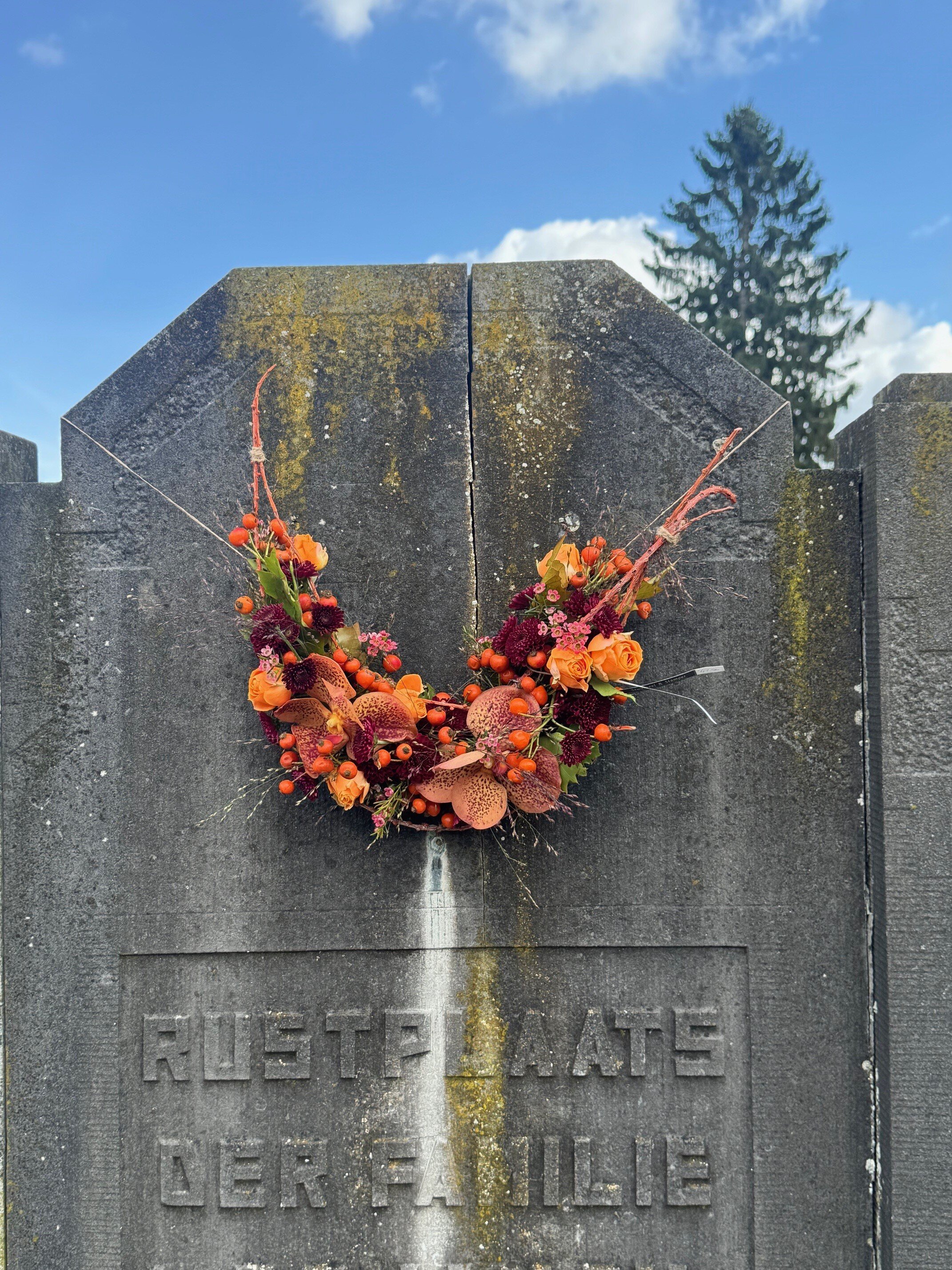 Allerheiligenvb 6: Columbarium half kransje