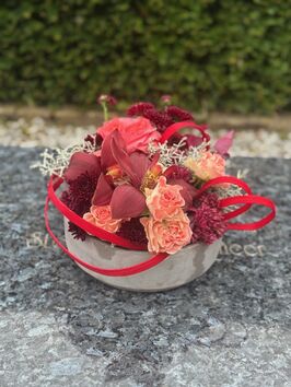 Allerheiligenvb 7: stenen ronde schaal & roze/lila tinten