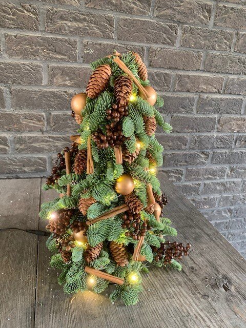 Kerstboom Nobilis nr 8: Warme bruin tinten