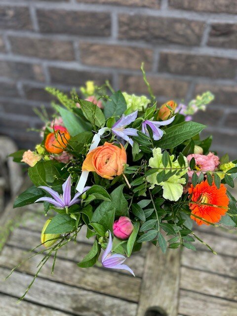 Lente klassiek boeket NIEUW