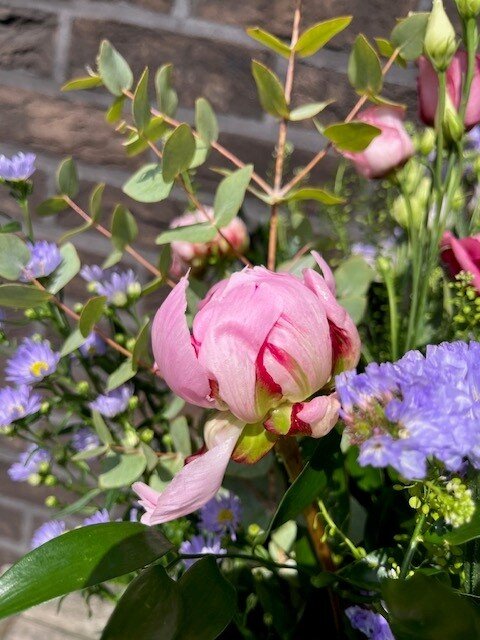 Moederdag LenteVELDboeket met pioenen