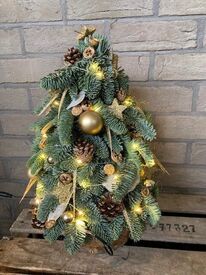 Kerstboom Nobilis nr 3: Goud tinten 50cm op stam