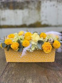 Paasbloemstuk nr 3: langwerpig&geel