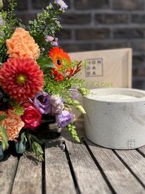 Verrassingsboeket & Mondadageurkaars Urban